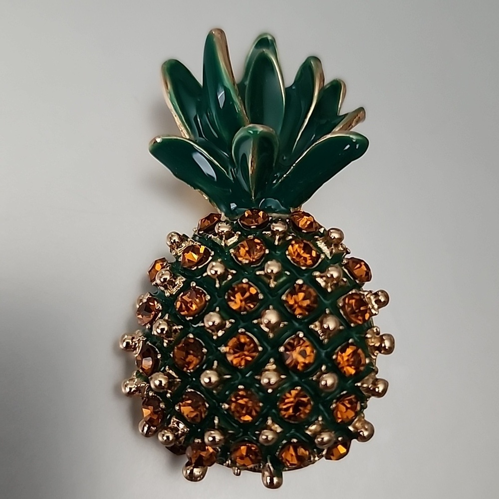 Pinapple Brooch Simulated Amber  Enamal leaves  and stunning yellow  Ge…